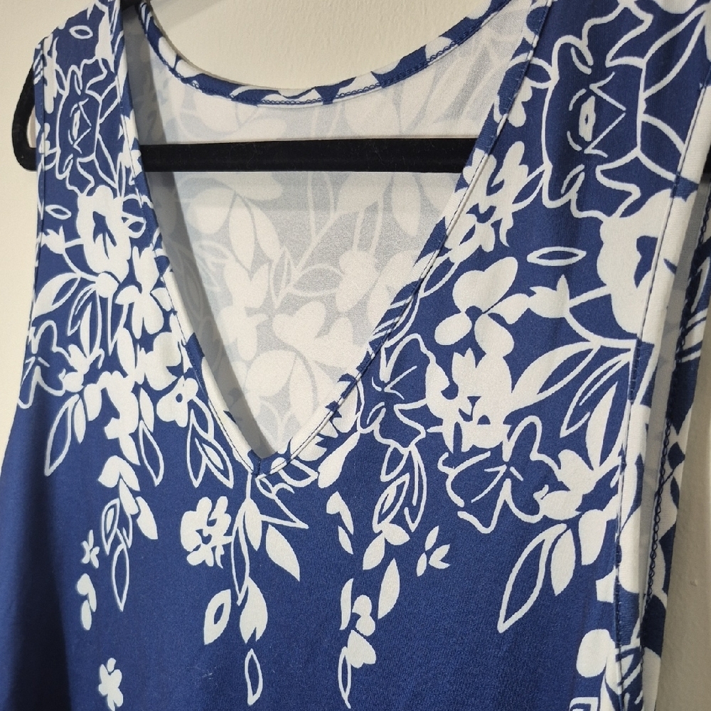 Navy Womens Plus 4X Floral V-Neck Tank Top NWOT - Picture 4 of 8